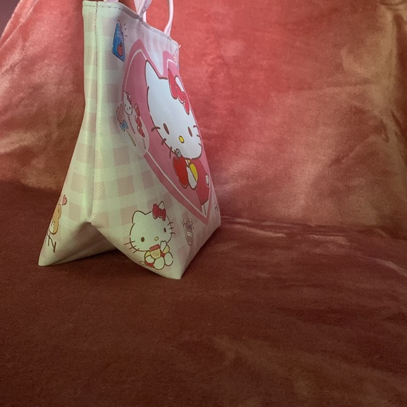 Hello kitty zip mini purse with straps - Picture 2 of 6
